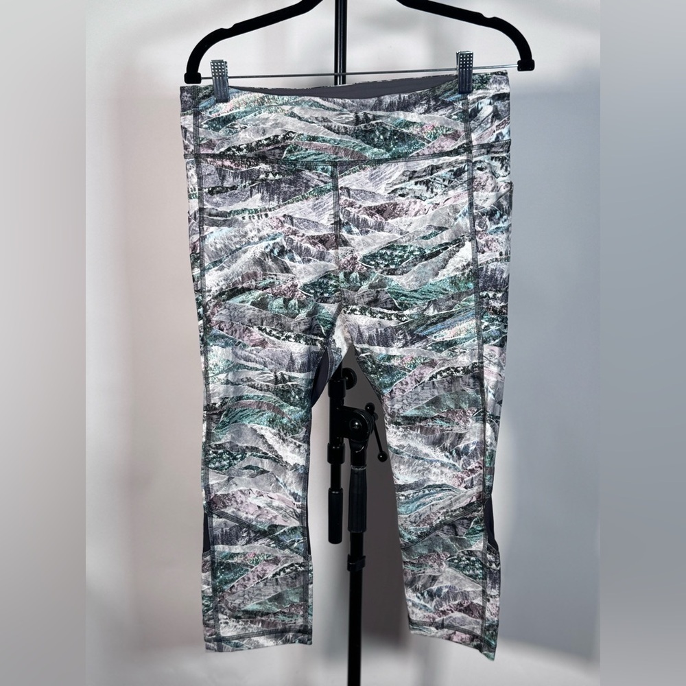 NWOT Lululemon Pace Rival Crop *22"